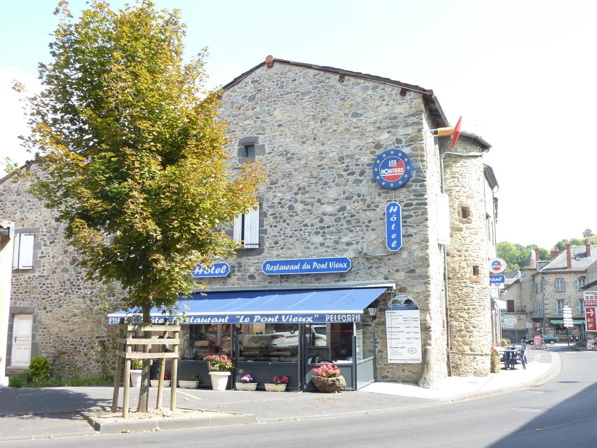 Hotel Restaurant Du Pont-Vieux Saint-Flour  Zewnętrze zdjęcie